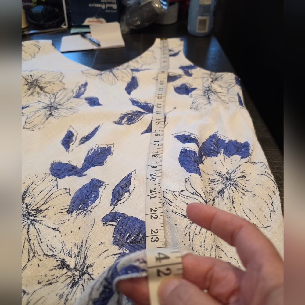 CHARLIE B White and Blue Floral Midi Dress - Picture 6 of 8